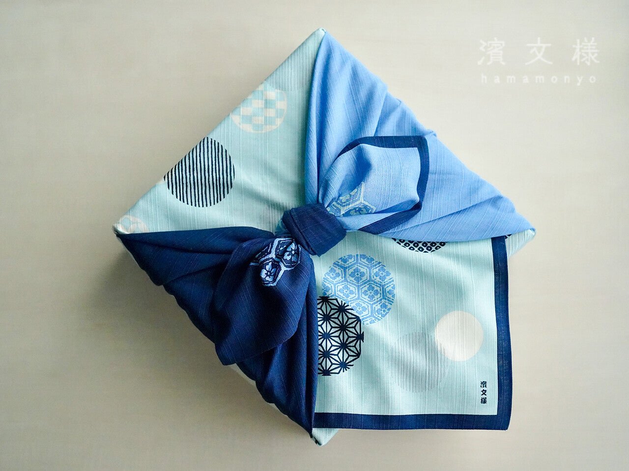 Furoshiki „Mizutama Wa - Komon