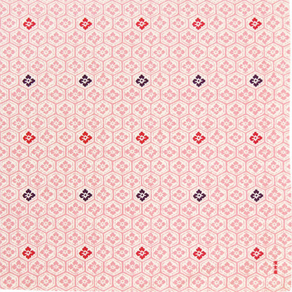 Furoshiki „Kikkō ni Hanabishi“ – Schildkrötenpanzer mit Blumenrauten in Rosa auf Baumwoll-Shantung, HAMAMONYO