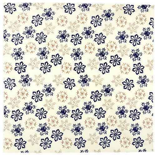 Furoshiki „Sekka Modern Off" (groß) – moderne stilisierte Schneekristalle in Marineblau und goldenen Akzenten auf cremeweißem Grund, HAMAMONYO