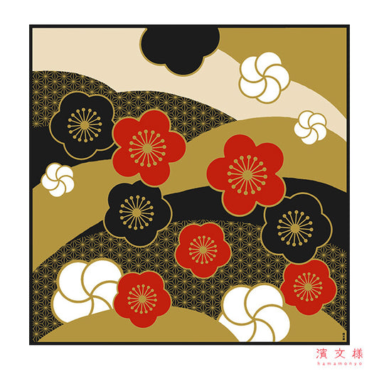 Furoshiki „Ume Nishiki" (groß) – stilisierte rote, schwarze und weiße Pflaumenblüten mit Wolken auf goldfarbenem Asanoha-Muster, HAMAMONYO