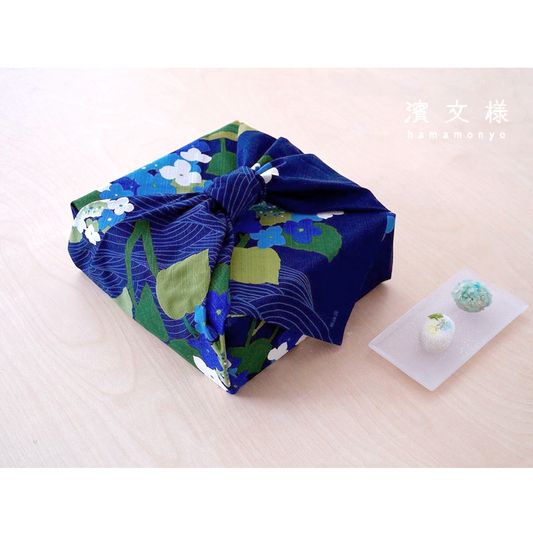 Furoshiki „Ajisai“ – Hortensie auf Baumwoll-Shantung, HAMAMONYO